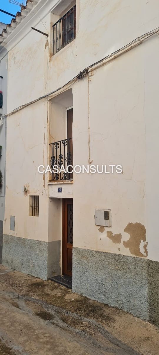 Casa de 6 habitaciones en Llucena  en venta - 75.000 € (Ref: 9844051)