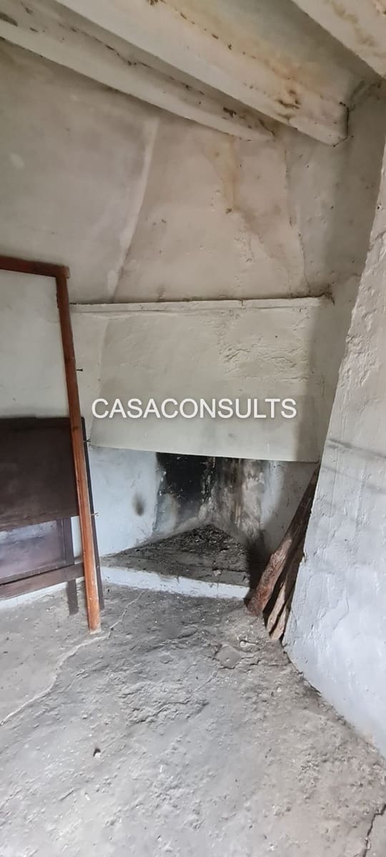Casa de 6 habitaciones en Llucena  en venta - 75.000 € (Ref: 9844051)
