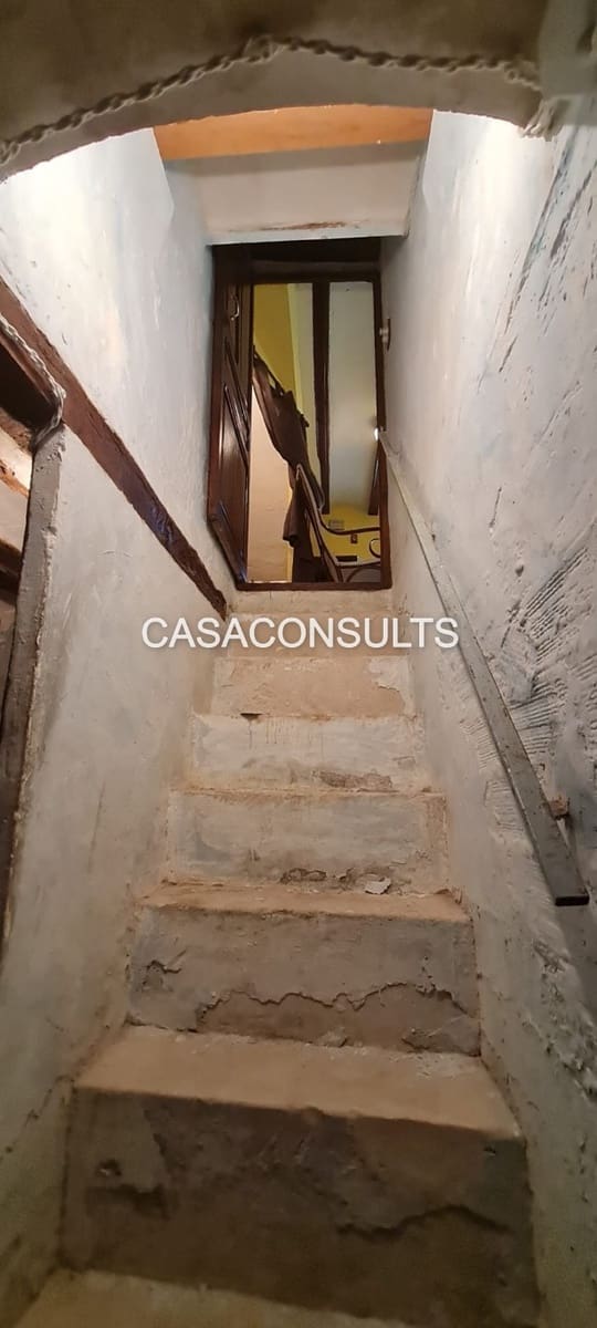 Casa de 6 habitaciones en Llucena  en venta - 75.000 € (Ref: 9844051)