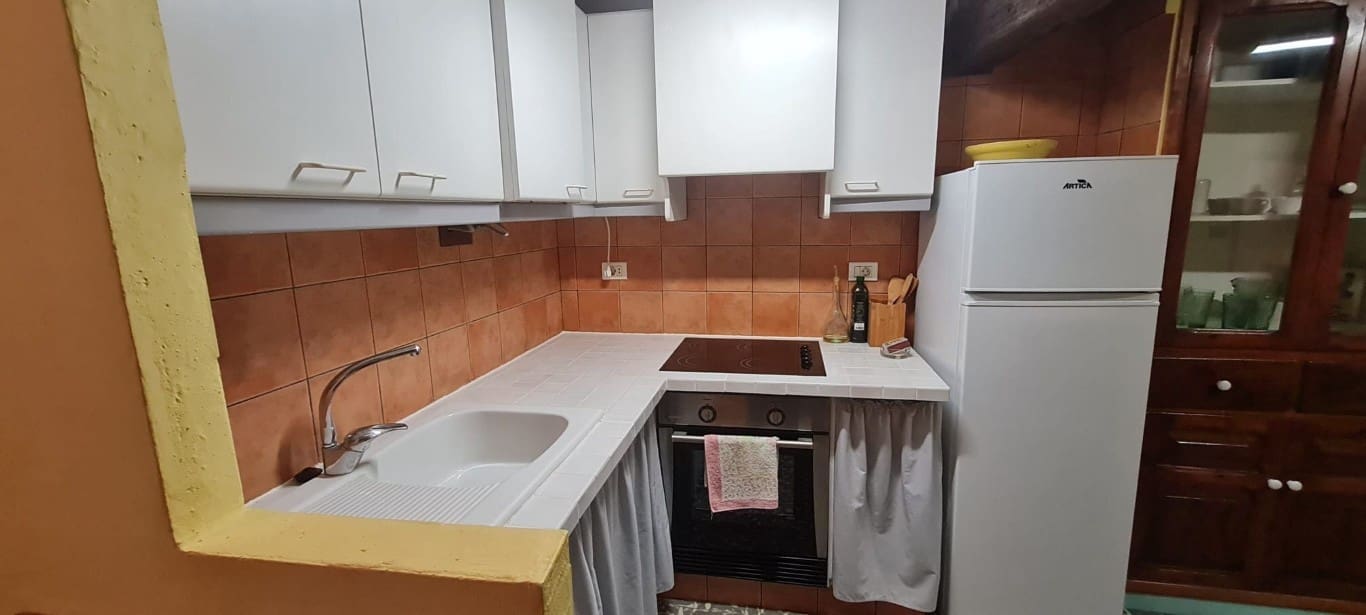 Casa de 6 habitaciones en Llucena  en venta - 75.000 € (Ref: 9844051)