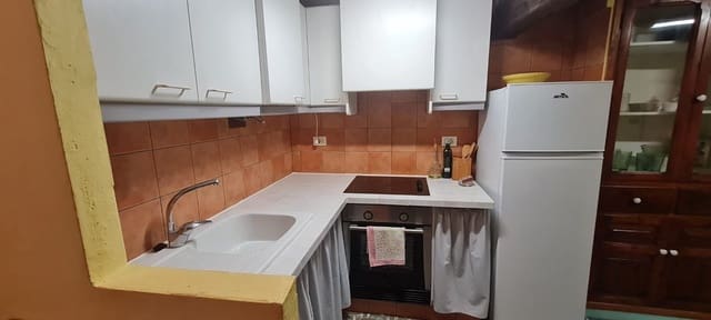 Casa de 6 habitaciones en Llucena  en venta - 75.000 € (Ref: 9844051)