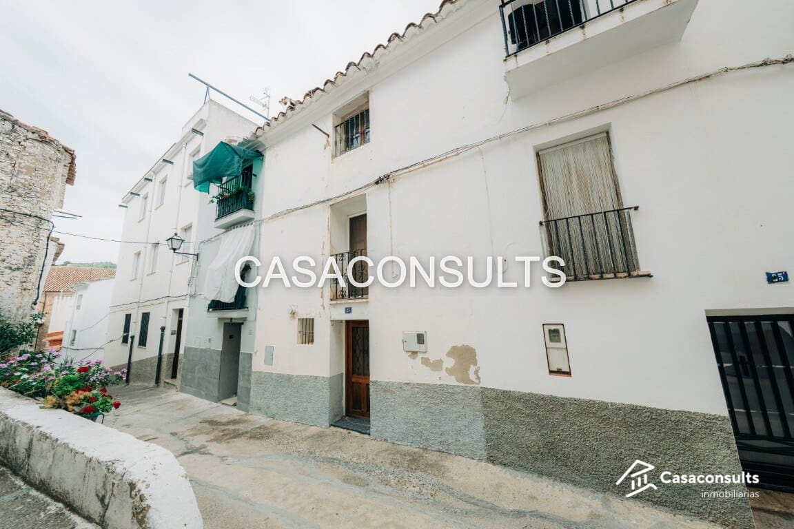 6 slaapkamer Huis te koop in Llucena  - € 75.000 (Ref: 9844051)