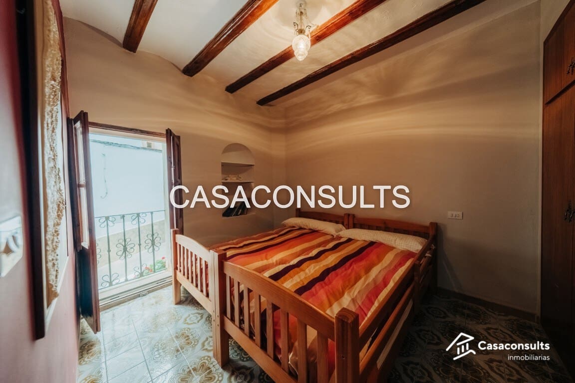 6 slaapkamer Huis te koop in Llucena  - € 75.000 (Ref: 9844051)