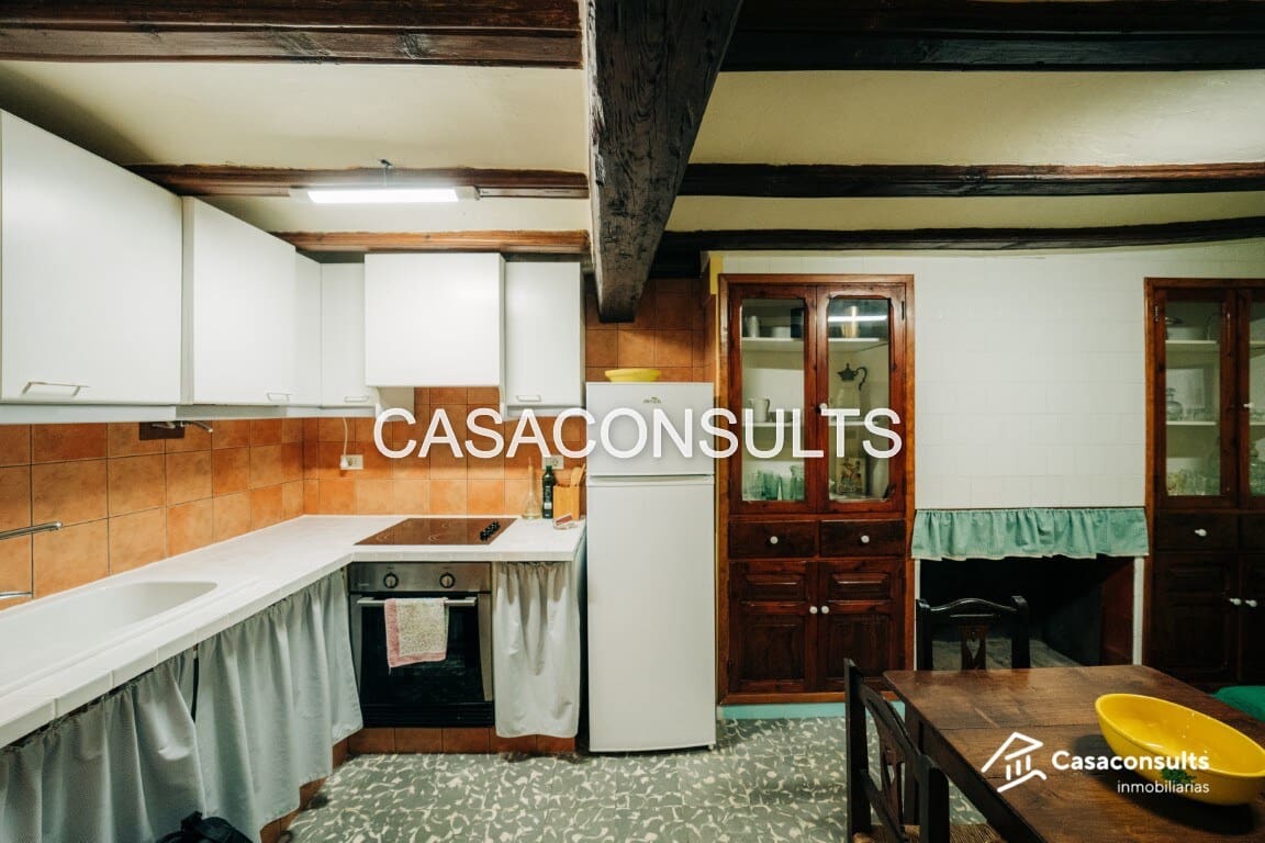 6 slaapkamer Huis te koop in Llucena  - € 75.000 (Ref: 9844051)