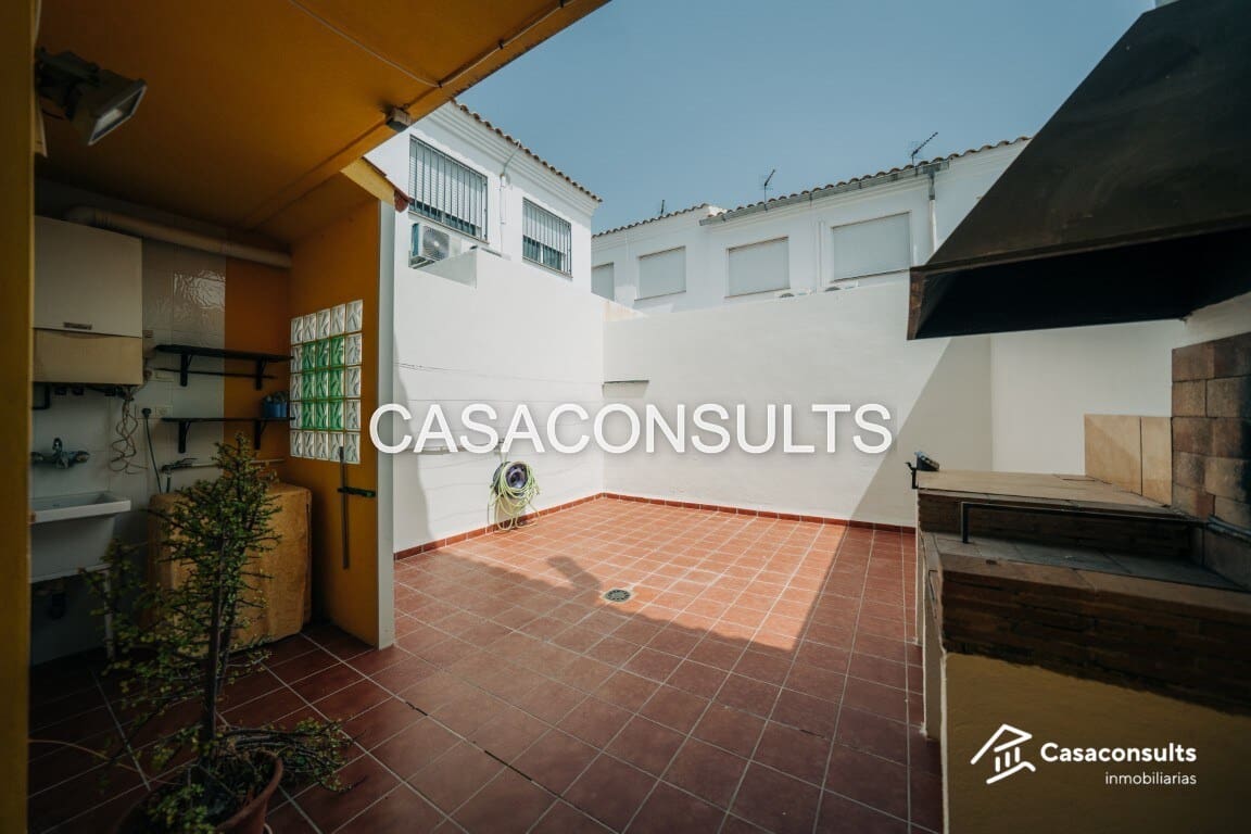 3 quarto Moradia em Banda para venda em San Juan de Moro com garagem - 170 000 € (Ref: 9938799)