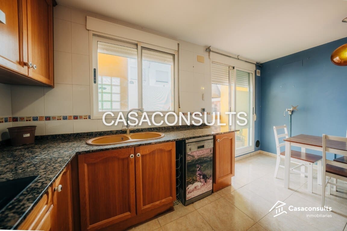 3 quarto Moradia em Banda para venda em San Juan de Moro com garagem - 170 000 € (Ref: 9938799)
