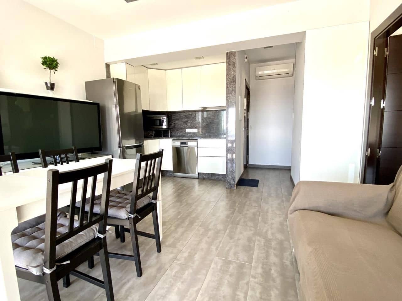 2 soveværelse Lejlighed til leje i Fuengirola med garage - € 1.200 (Ref: 10015095)
