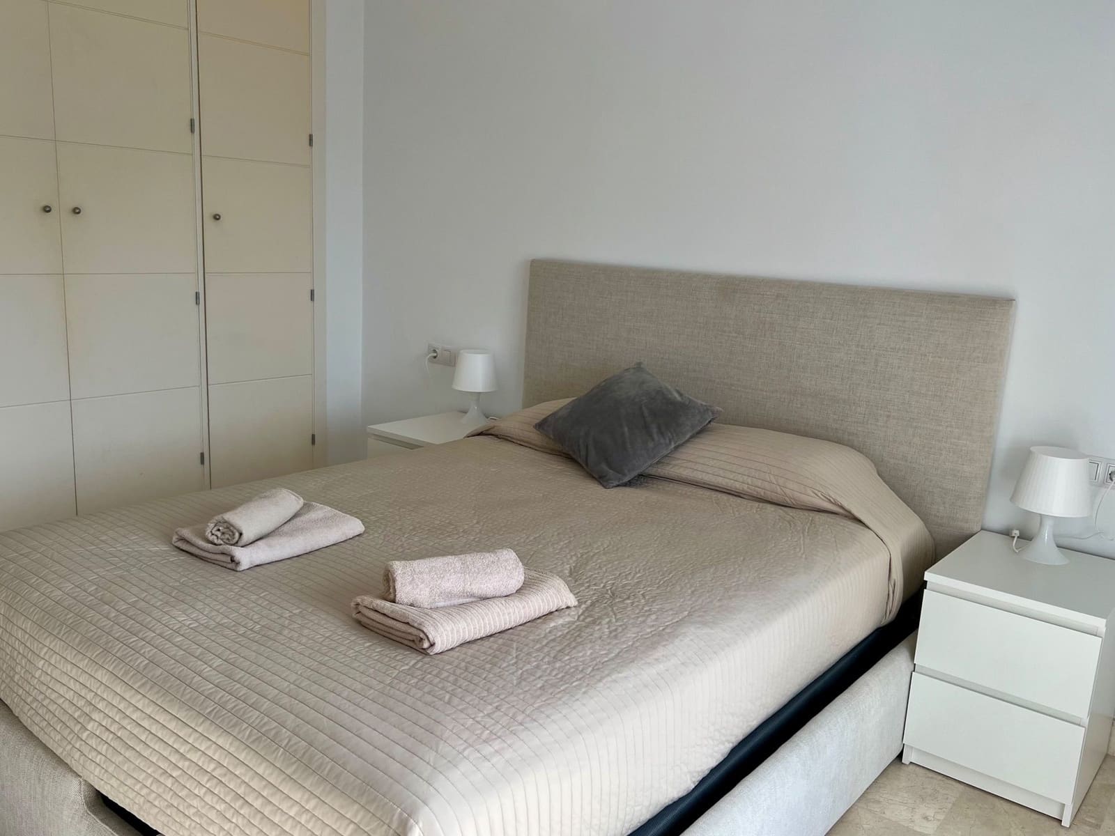 3 quarto Apartamento para arrendar em Mijas com piscina garagem - 1 650 € (Ref: 10023627)