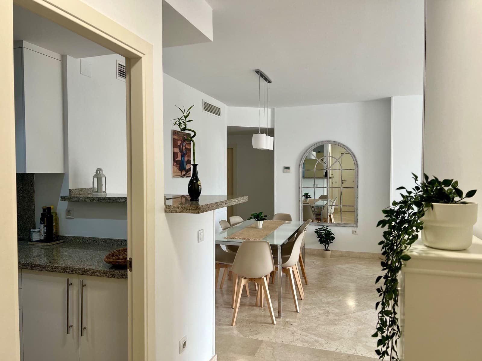 3 quarto Apartamento para arrendar em Mijas com piscina garagem - 1 650 € (Ref: 10023627)
