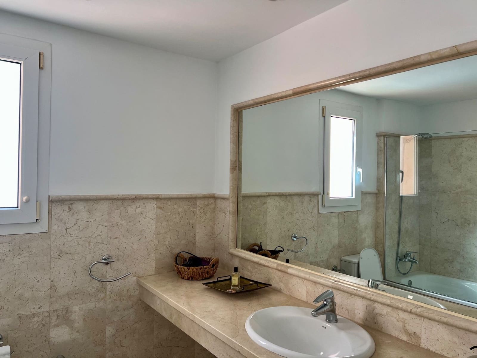 3 quarto Apartamento para arrendar em Mijas com piscina garagem - 1 650 € (Ref: 10023627)