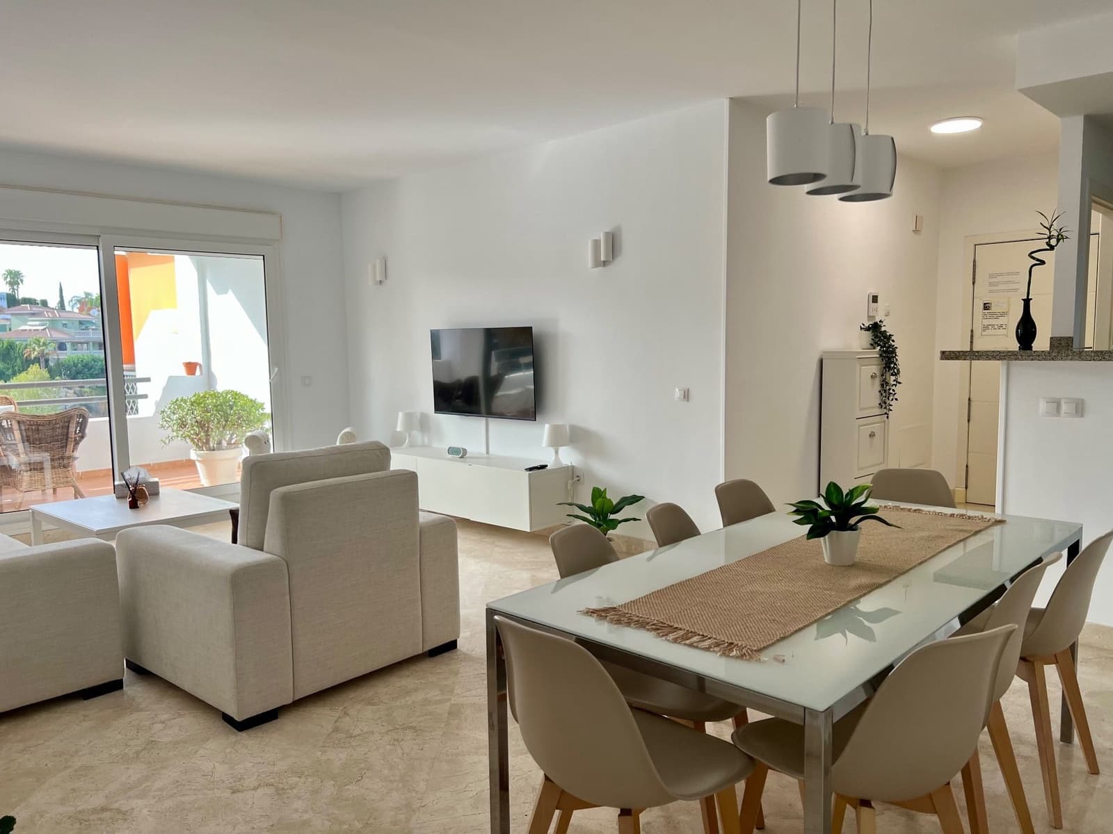 3 quarto Apartamento para arrendar em Mijas com piscina garagem - 1 650 € (Ref: 10023627)