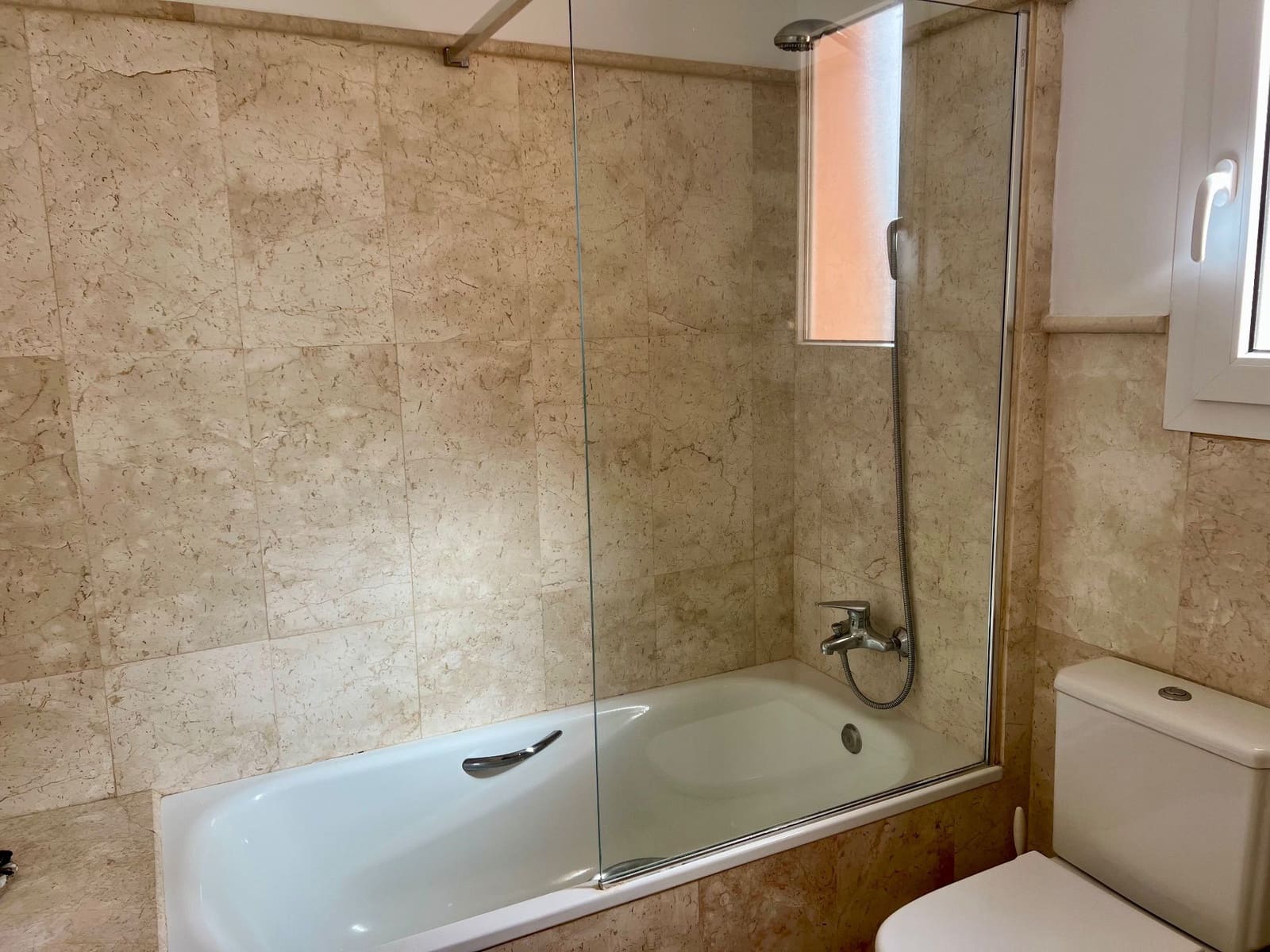 3 quarto Apartamento para arrendar em Mijas com piscina garagem - 1 650 € (Ref: 10023627)