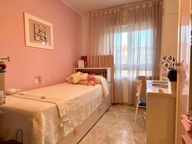 3 soveværelse Lejlighed til leje i Finca La Palma, Málaga by med swimmingpool garage - € 1.450 (Ref: 10139201)