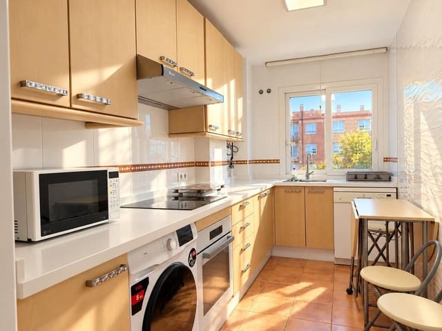 3 soveværelse Lejlighed til leje i Finca La Palma, Málaga by med swimmingpool garage - € 1.450 (Ref: 10139201)