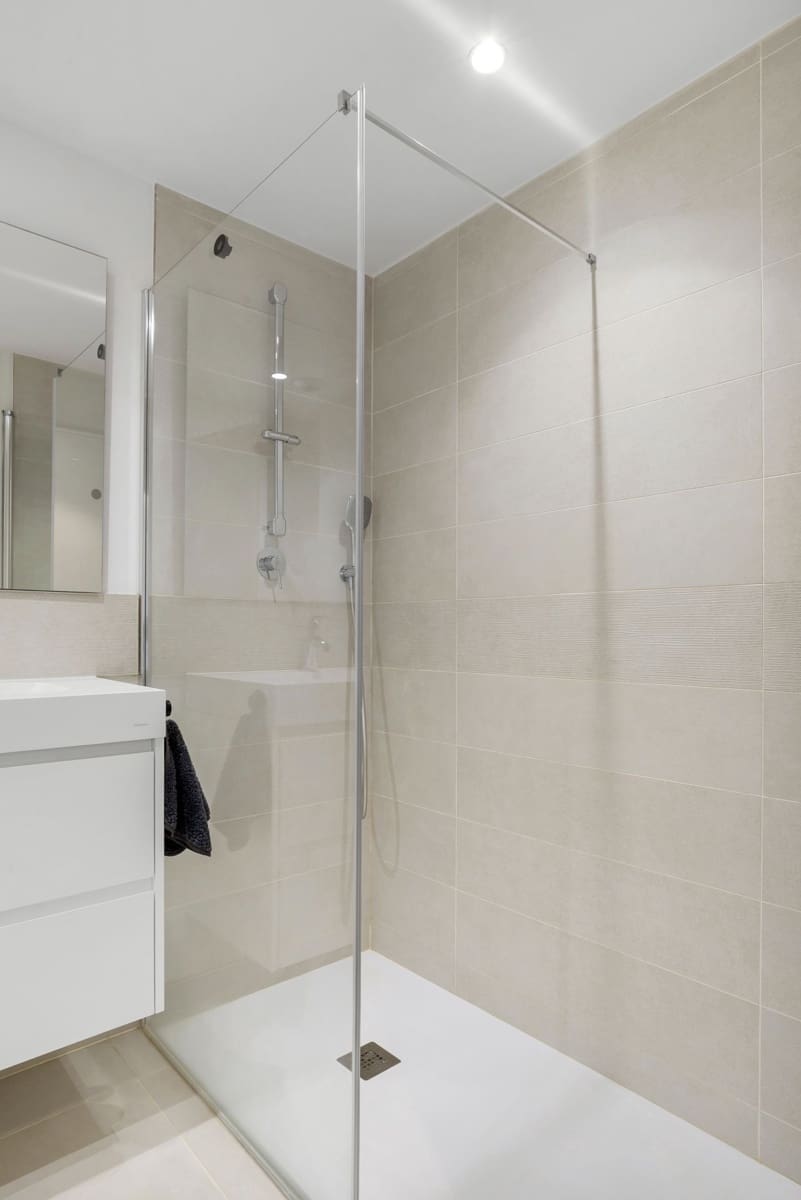 Piso de 2 habitaciones en Fuengirola en venta con piscina garaje - 675.000 € (Ref: 9371141)