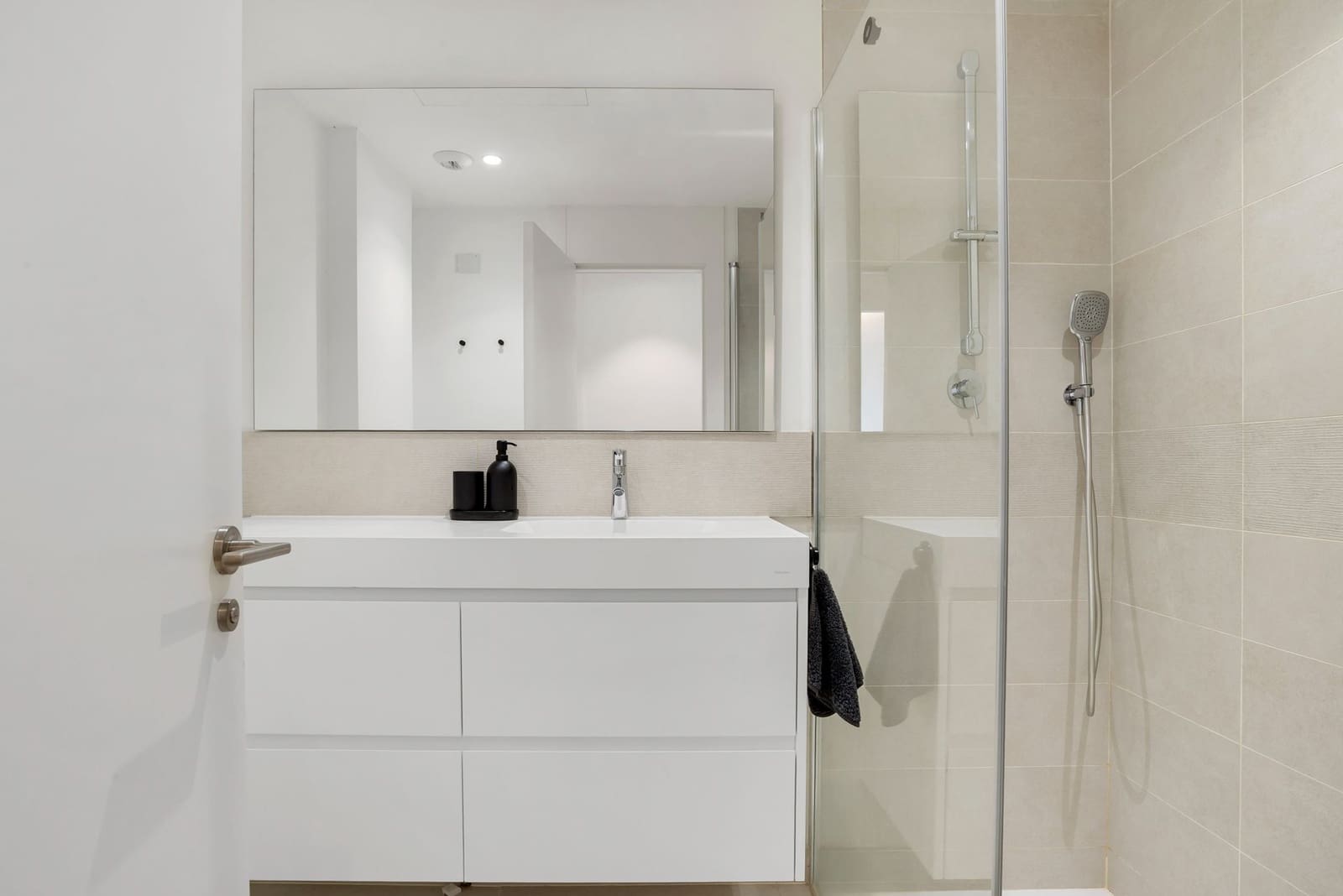 Piso de 2 habitaciones en Fuengirola en venta con piscina garaje - 675.000 € (Ref: 9371141)