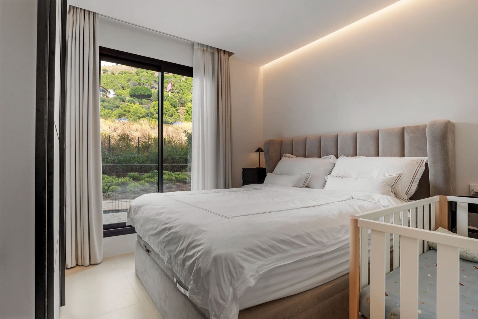 Piso de 2 habitaciones en Fuengirola en venta con piscina garaje - 675.000 € (Ref: 9371141)