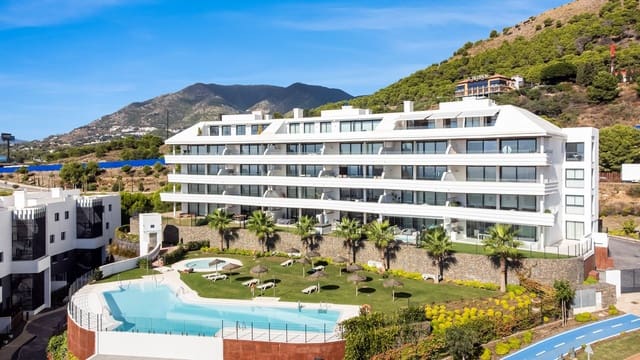 Piso de 2 habitaciones en El Higuerón, Fuengirola en venta con piscina garaje - 675.000 € (Ref: 9371141)