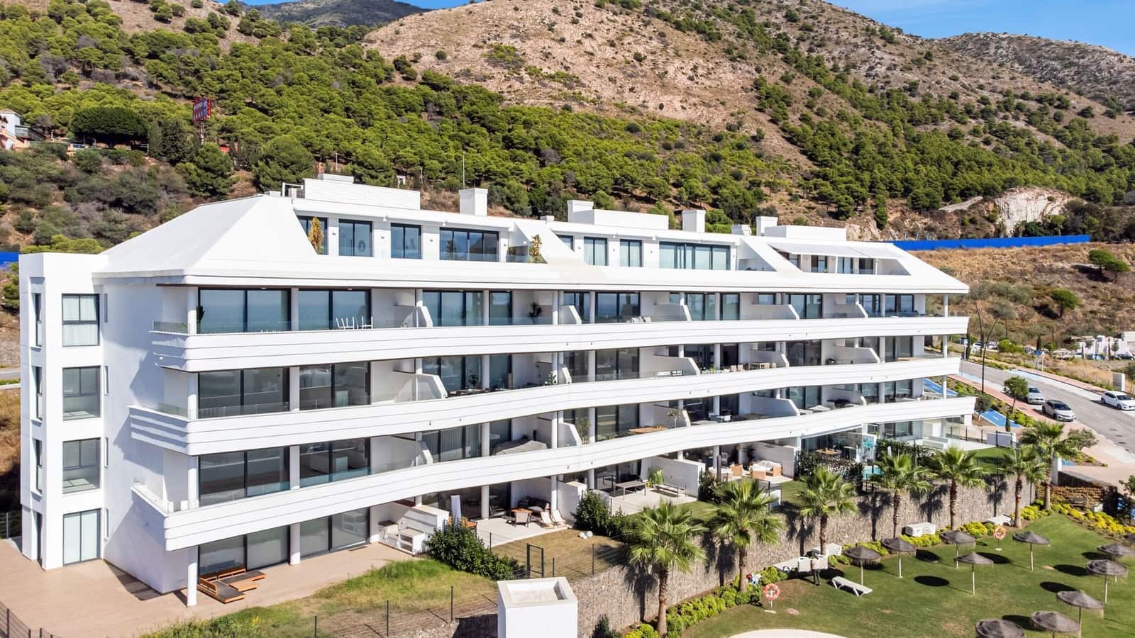 Piso de 2 habitaciones en Fuengirola en venta con piscina garaje - 675.000 € (Ref: 9371141)