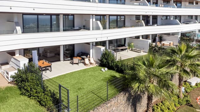 Piso de 2 habitaciones en El Higuerón, Fuengirola en venta con piscina garaje - 675.000 € (Ref: 9371141)
