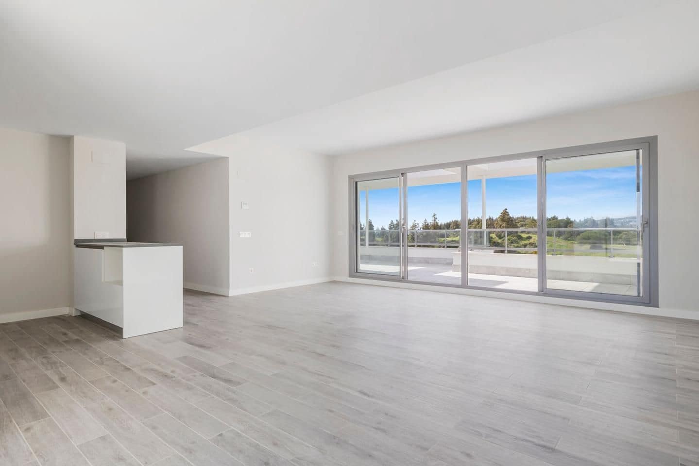 3 bedroom Flat for sale in Mijas Costa with pool garage - € 697,700 (Ref: 9376653)