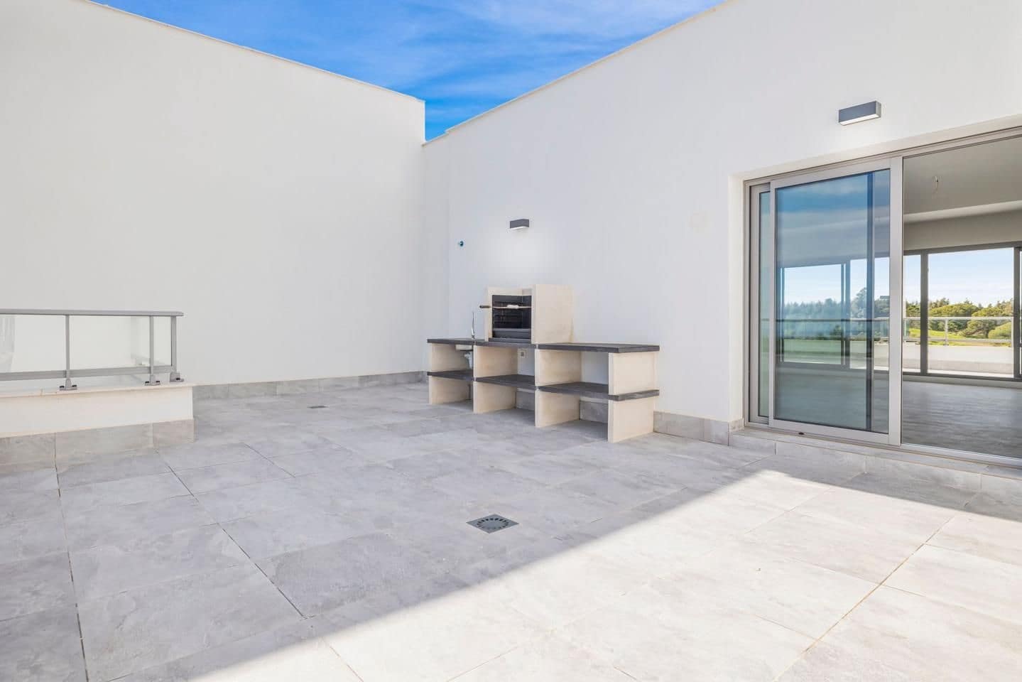 3 bedroom Flat for sale in Mijas Costa with pool garage - € 697,700 (Ref: 9376653)