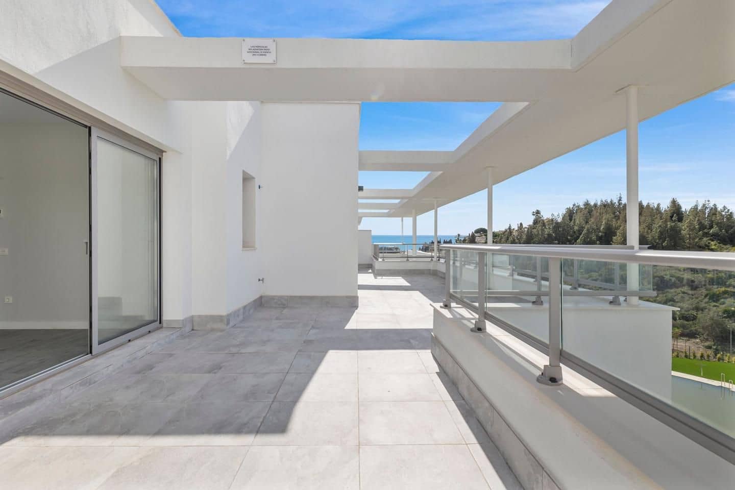 3 bedroom Flat for sale in Mijas Costa with pool garage - € 697,700 (Ref: 9376653)