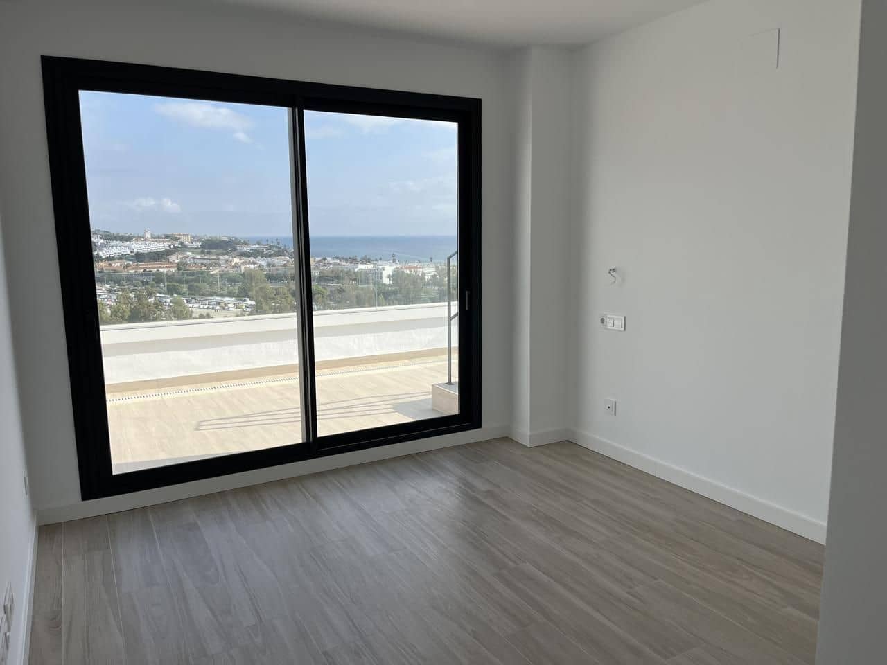 2 bedroom Flat for sale in Mijas Costa - € 890,000 (Ref: 9376654)
