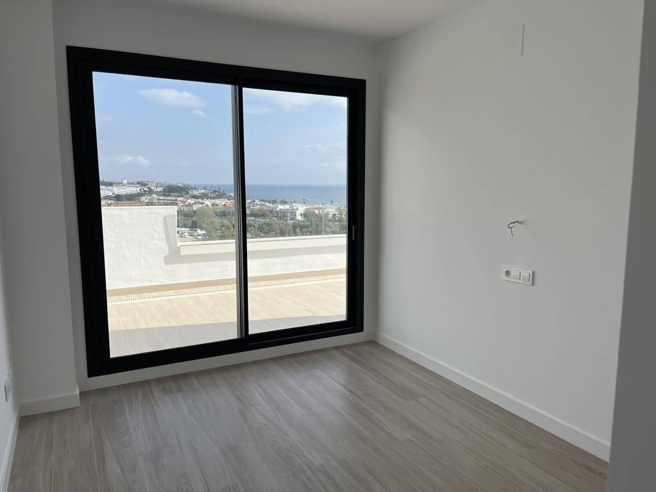 2 bedroom Flat for sale in Mijas Costa - € 890,000 (Ref: 9376654)