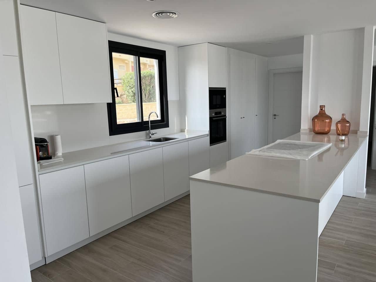 2 bedroom Flat for sale in Mijas Costa - € 890,000 (Ref: 9376654)