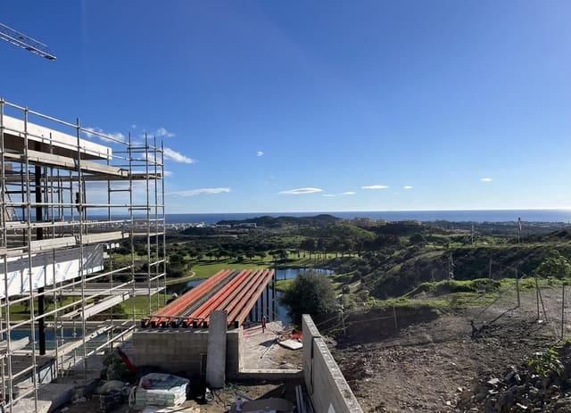 5 bedroom Villa for sale in Mijas Costa, Mijas - € 2,027,240 (Ref: 9376655)