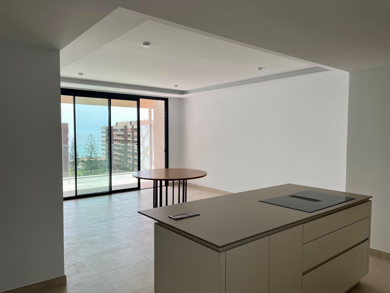 Piso de 2 habitaciones en Fuengirola en venta con piscina garaje - 659.500 € (Ref: 9376658)