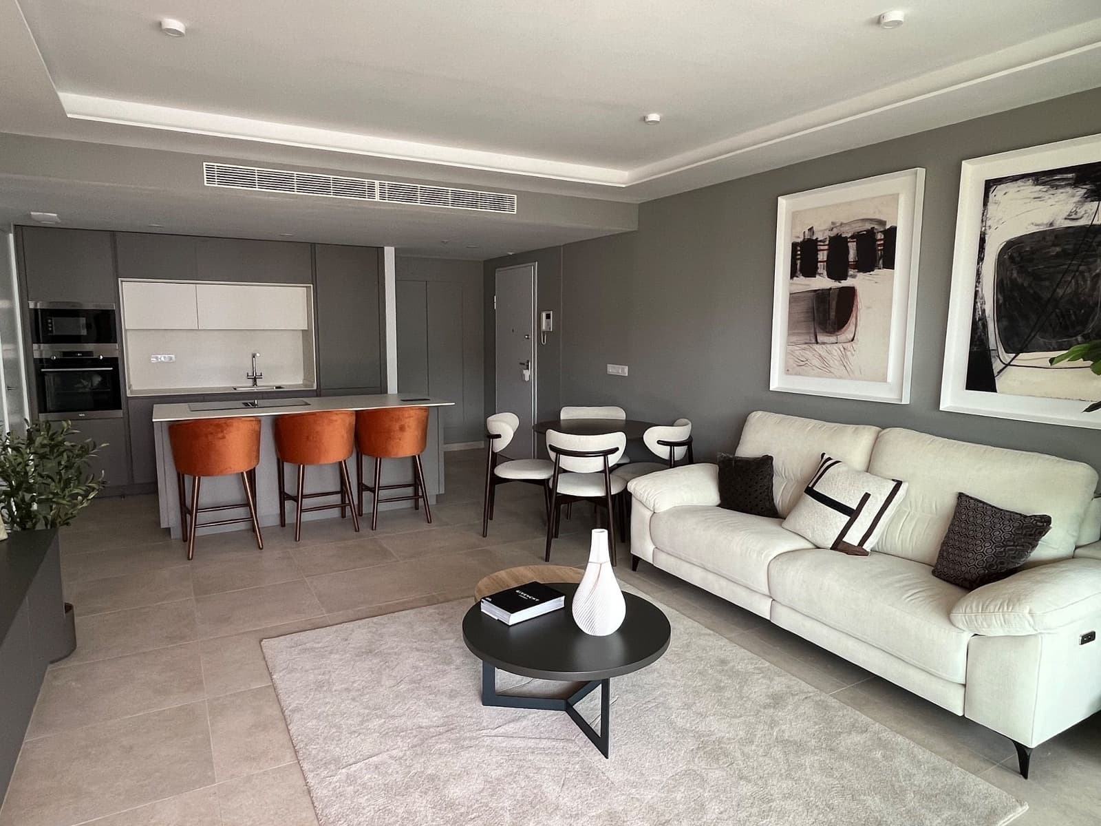 Piso de 2 habitaciones en Fuengirola en venta con piscina garaje - 659.500 € (Ref: 9376658)