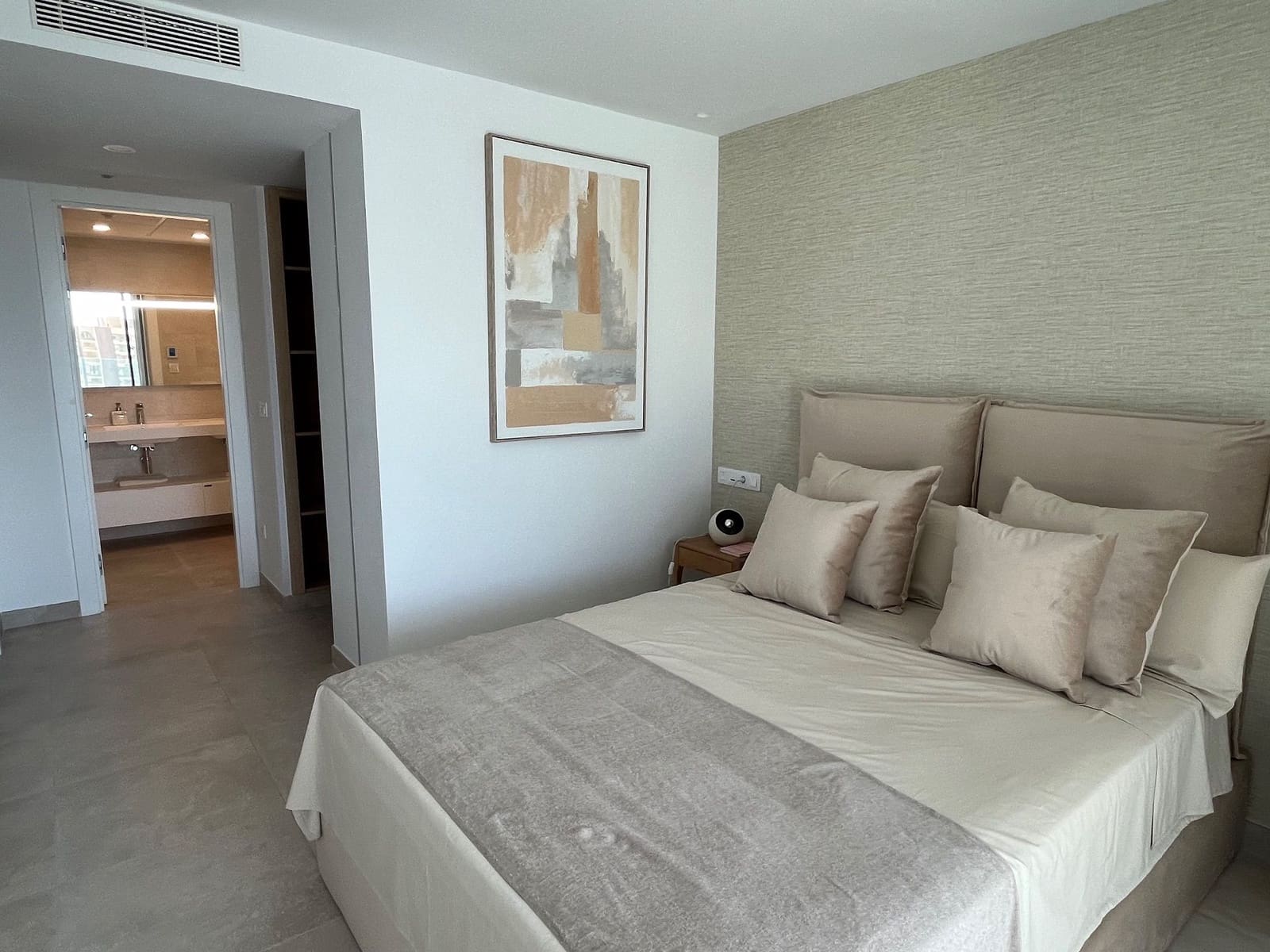 Piso de 2 habitaciones en Fuengirola en venta con piscina garaje - 659.500 € (Ref: 9376658)