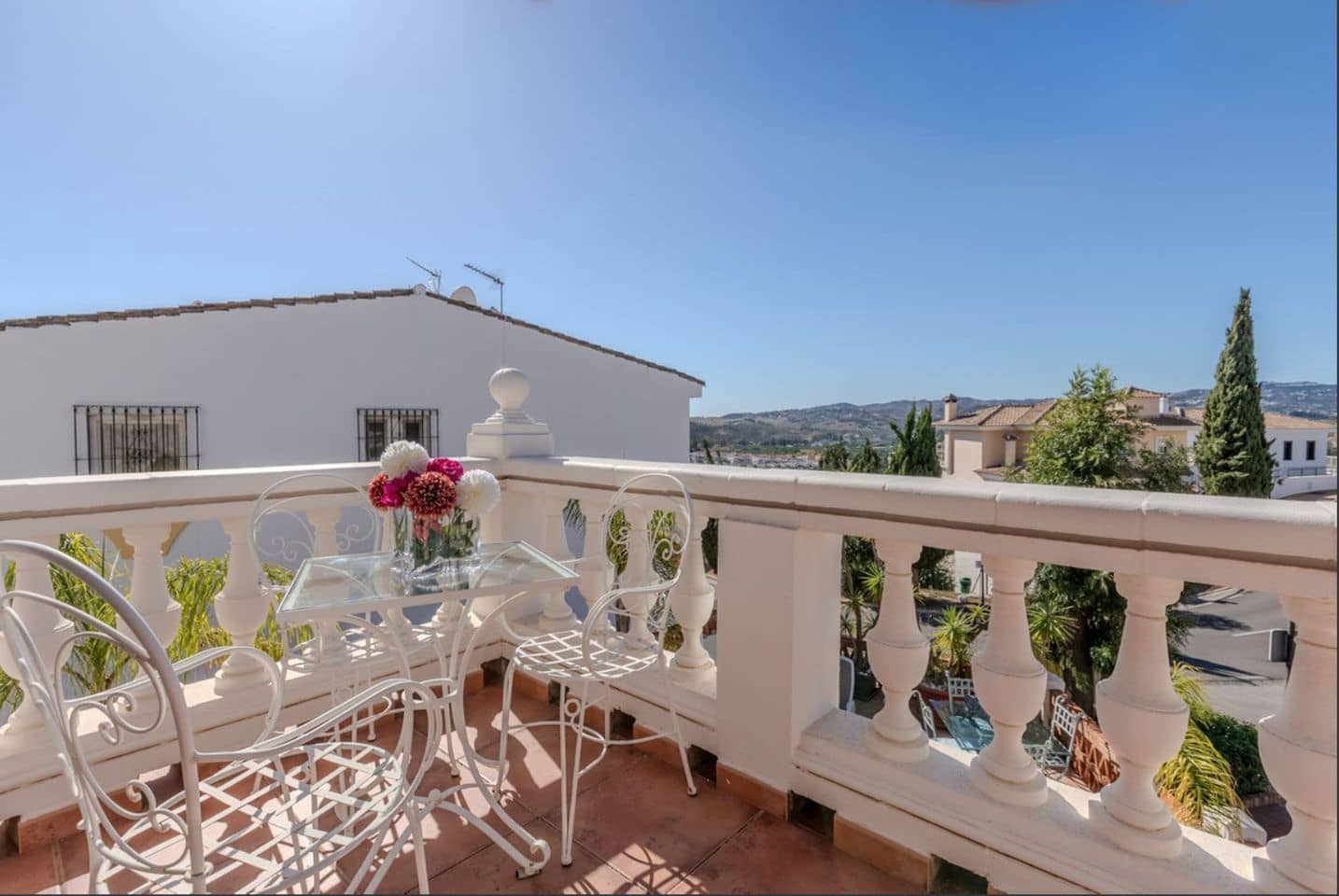 3 bedroom Semi-detached Villa for sale in Mijas Costa with pool garage - € 595,000 (Ref: 9376666)