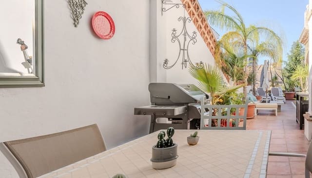 3 bedroom Semi-detached Villa for sale in Mijas Costa, Mijas with pool garage - € 595,000 (Ref: 9376666)