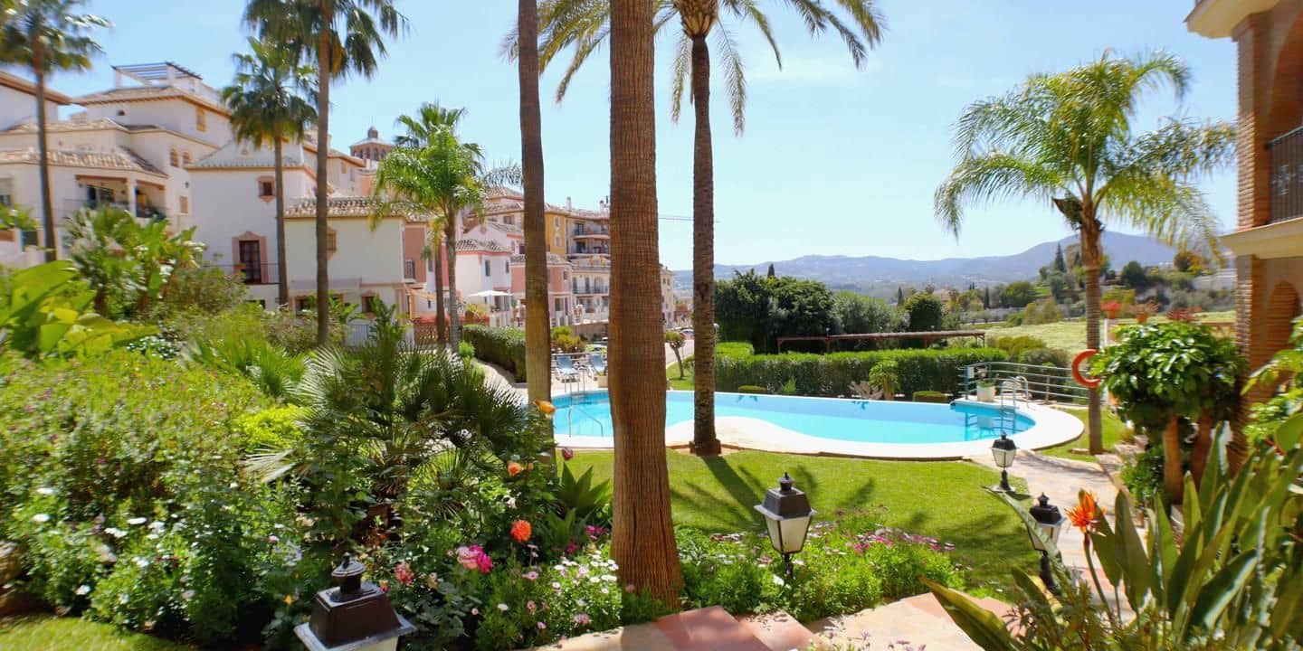 3 bedroom Semi-detached Villa for sale in Mijas Costa with pool garage - € 595,000 (Ref: 9376666)