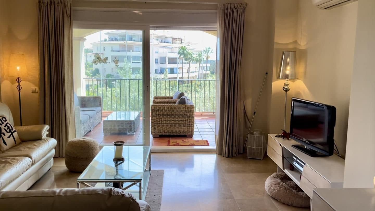 2 bedroom Flat for sale in Mijas with pool garage - € 320,000 (Ref: 9376667)