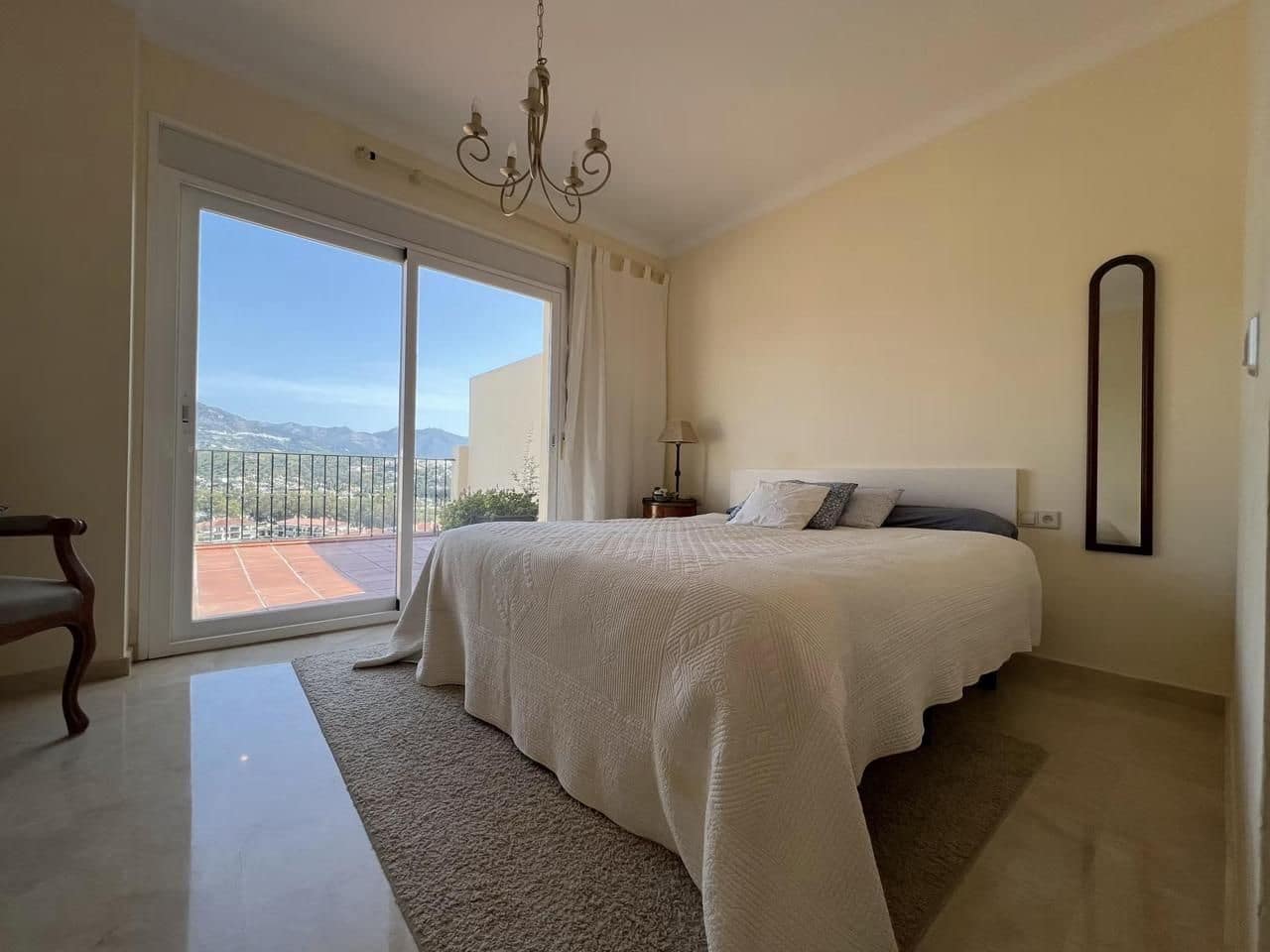 3 bedroom Flat for sale in Mijas Costa with pool garage - € 529,000 (Ref: 9376671)