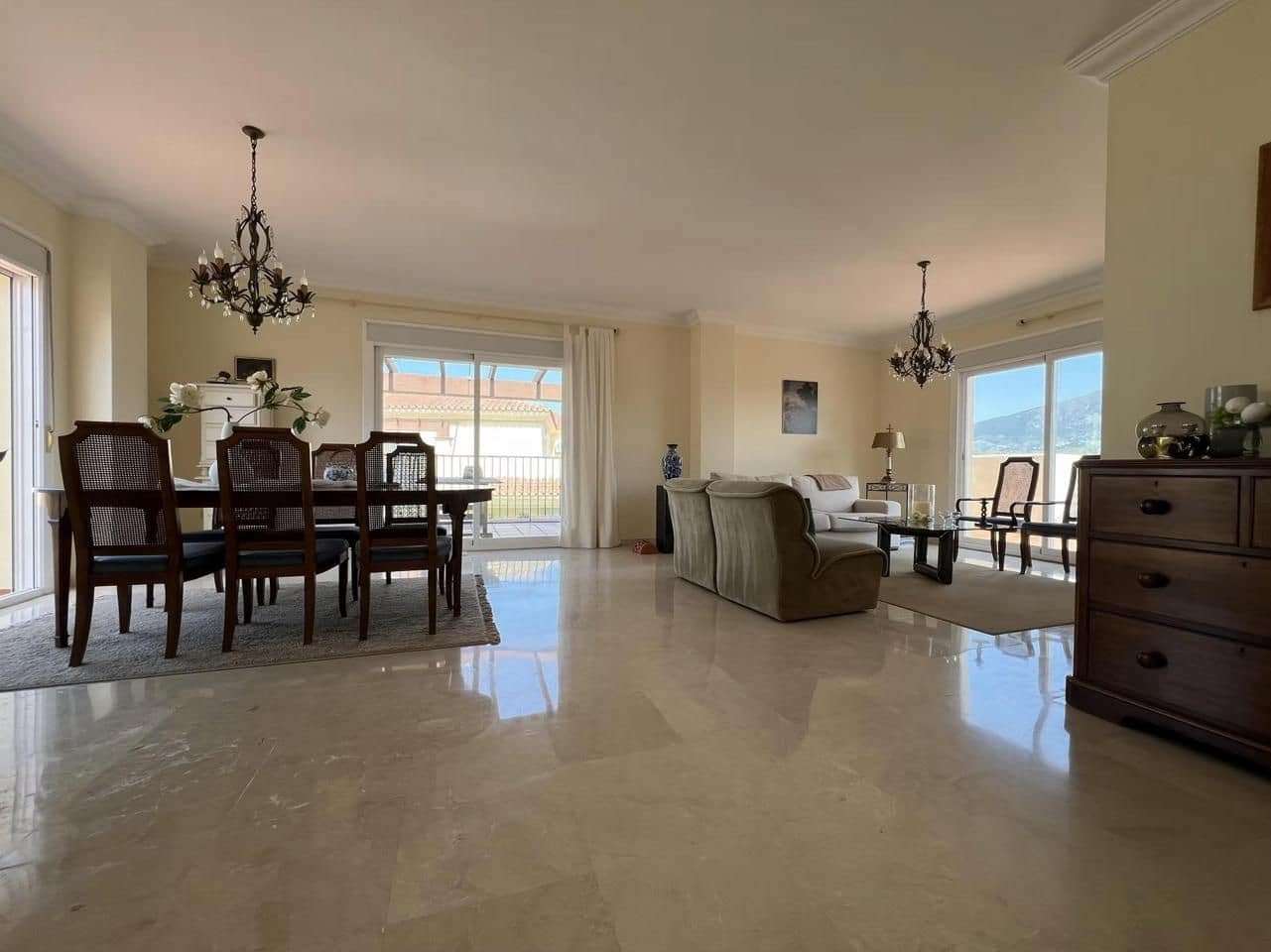 3 bedroom Flat for sale in Mijas Costa with pool garage - € 529,000 (Ref: 9376671)