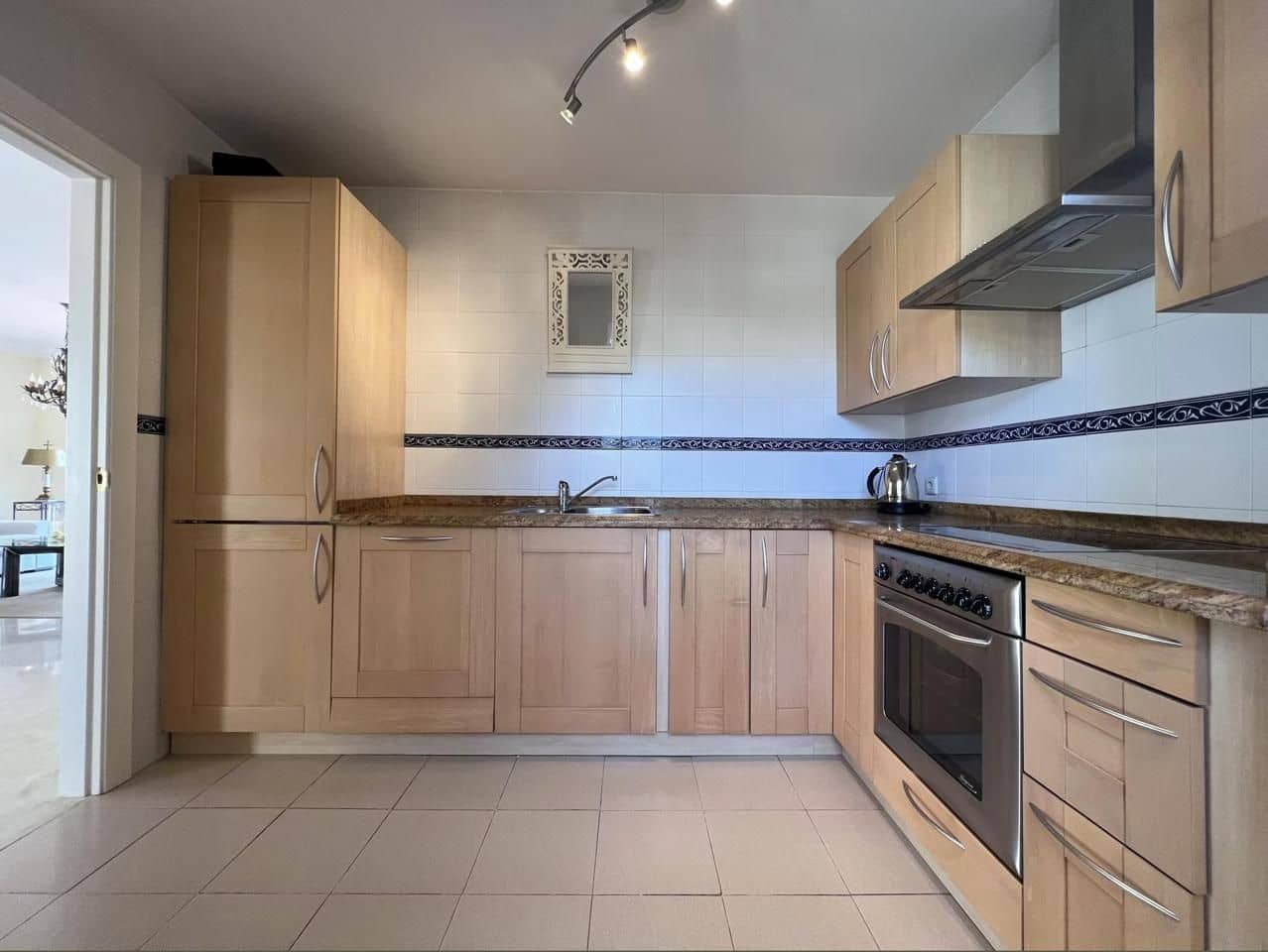 3 bedroom Flat for sale in Mijas Costa with pool garage - € 529,000 (Ref: 9376671)