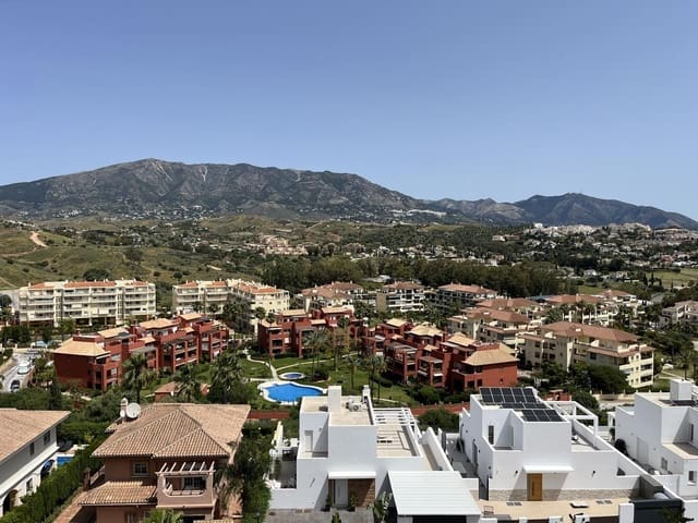 Piso de 3 habitaciones en Mijas Costa, Mijas en venta con piscina garaje - 529.000 € (Ref: 9376671)