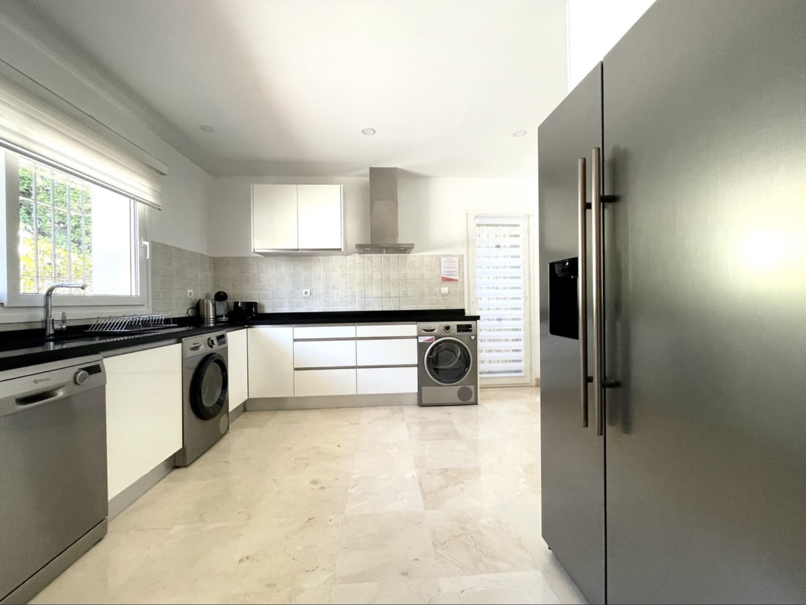 4 sypialnia Willa na sprzedaż w Mijas z basenem garażem - 1 049 500 € (Ref: 9376672)