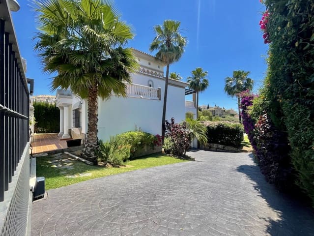 4 sypialnia Willa na sprzedaż w Mijas Golf, Mijas z basenem garażem - 1 049 500 € (Ref: 9376672)