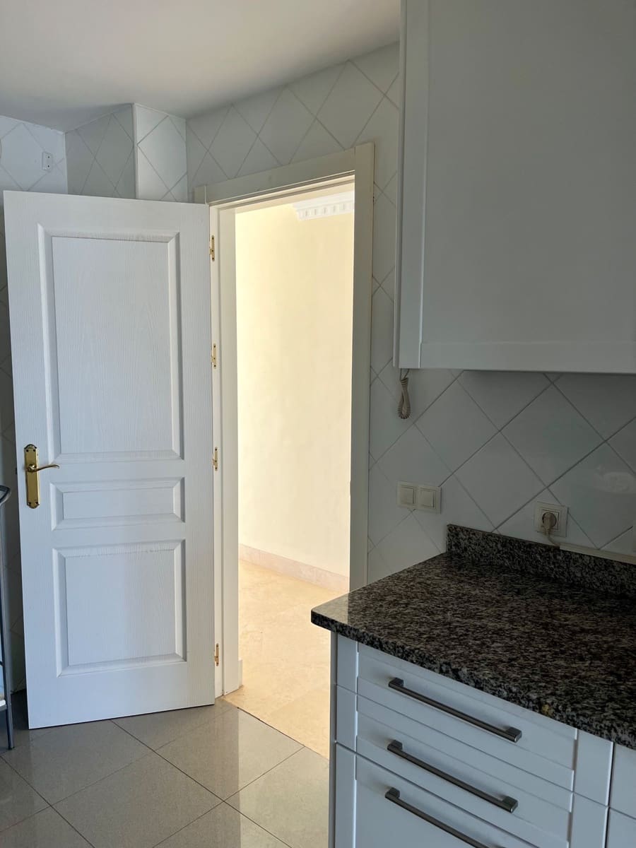 3 sypialnia Penthouse na sprzedaż w Mijas z basenem garażem - 495 000 € (Ref: 9382412)