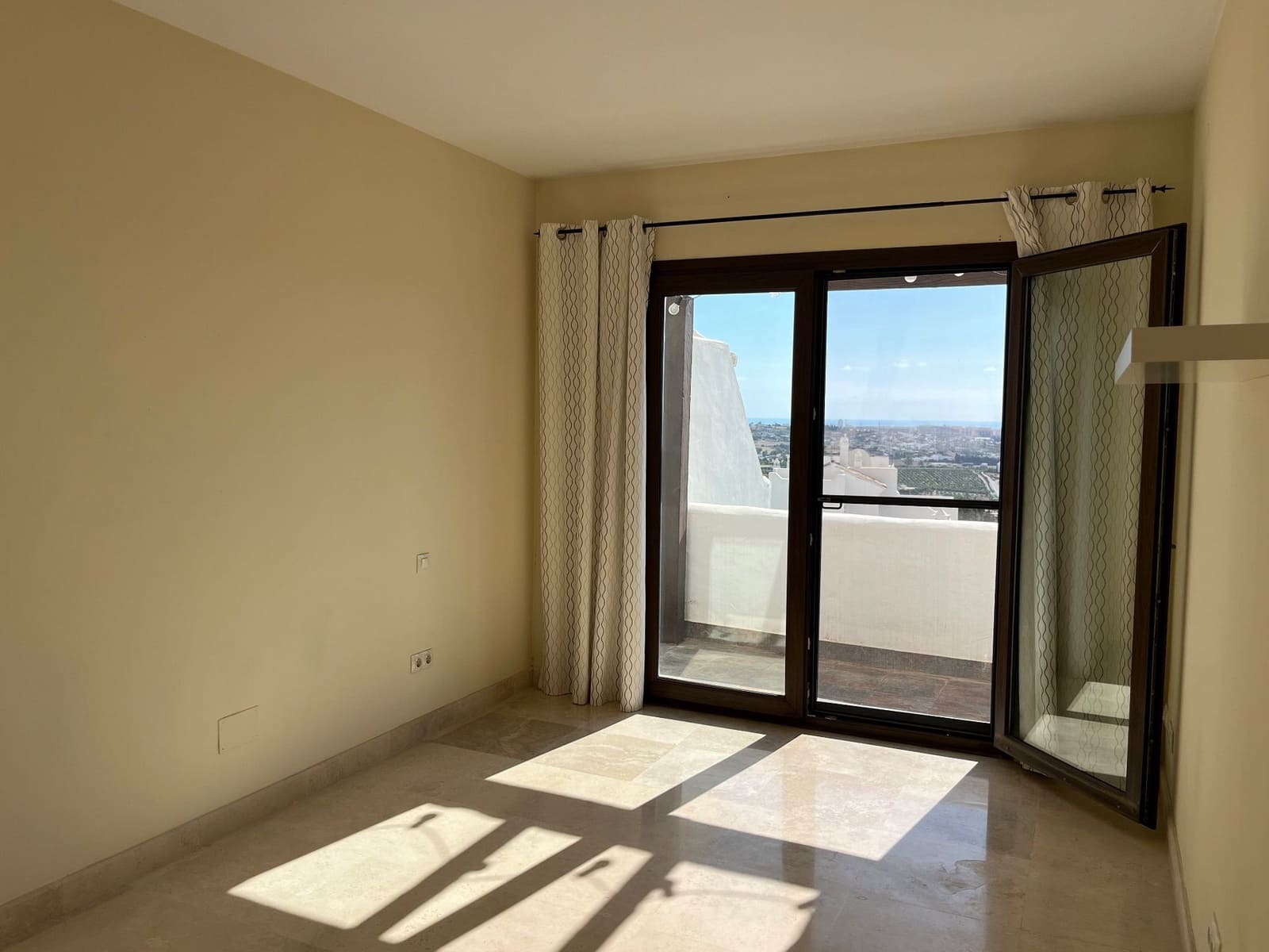 3 sypialnia Penthouse na sprzedaż w Mijas z basenem garażem - 495 000 € (Ref: 9382412)