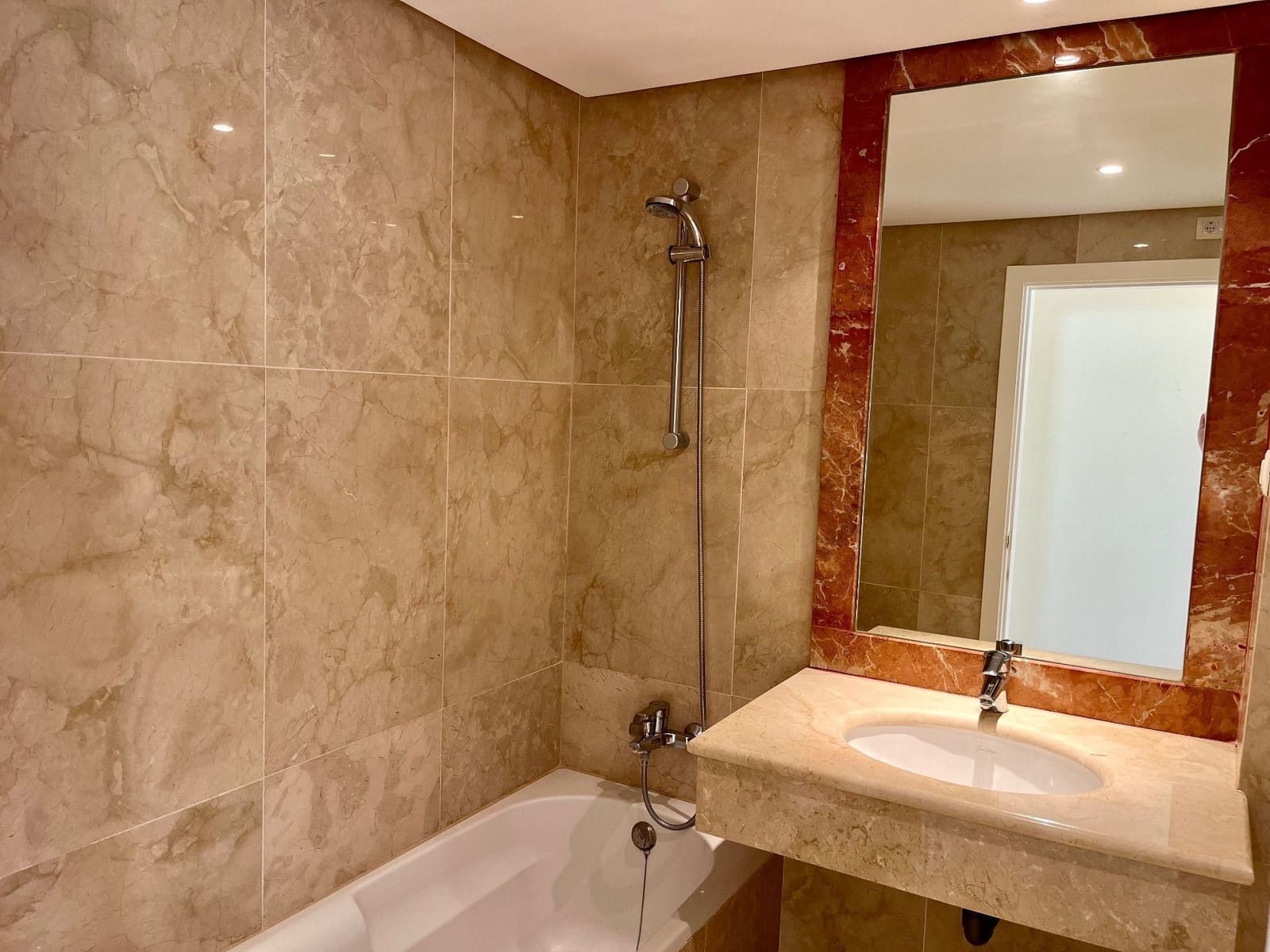 3 sypialnia Penthouse na sprzedaż w Mijas z basenem garażem - 495 000 € (Ref: 9382412)