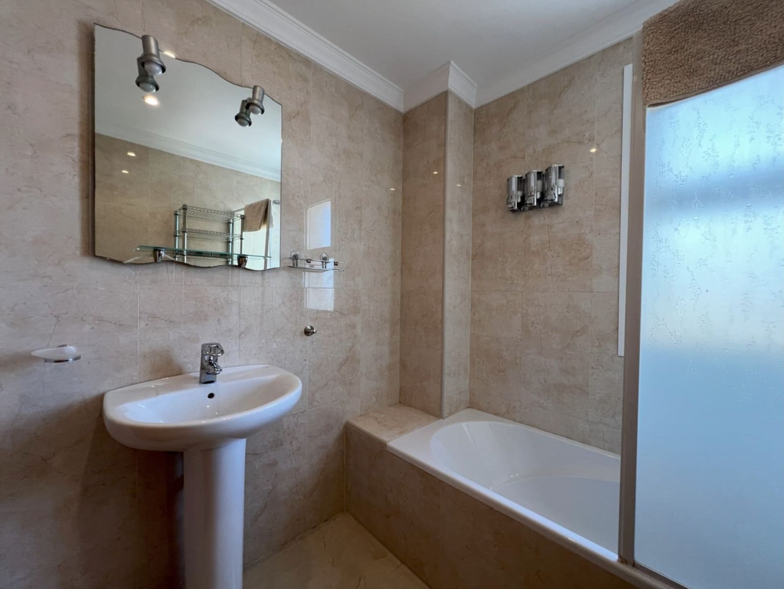 3 makuuhuone Asunto myytävänä paikassa Mijas Costa mukana uima-altaan 
autotalli - 420 000 € (Ref: 9382413)