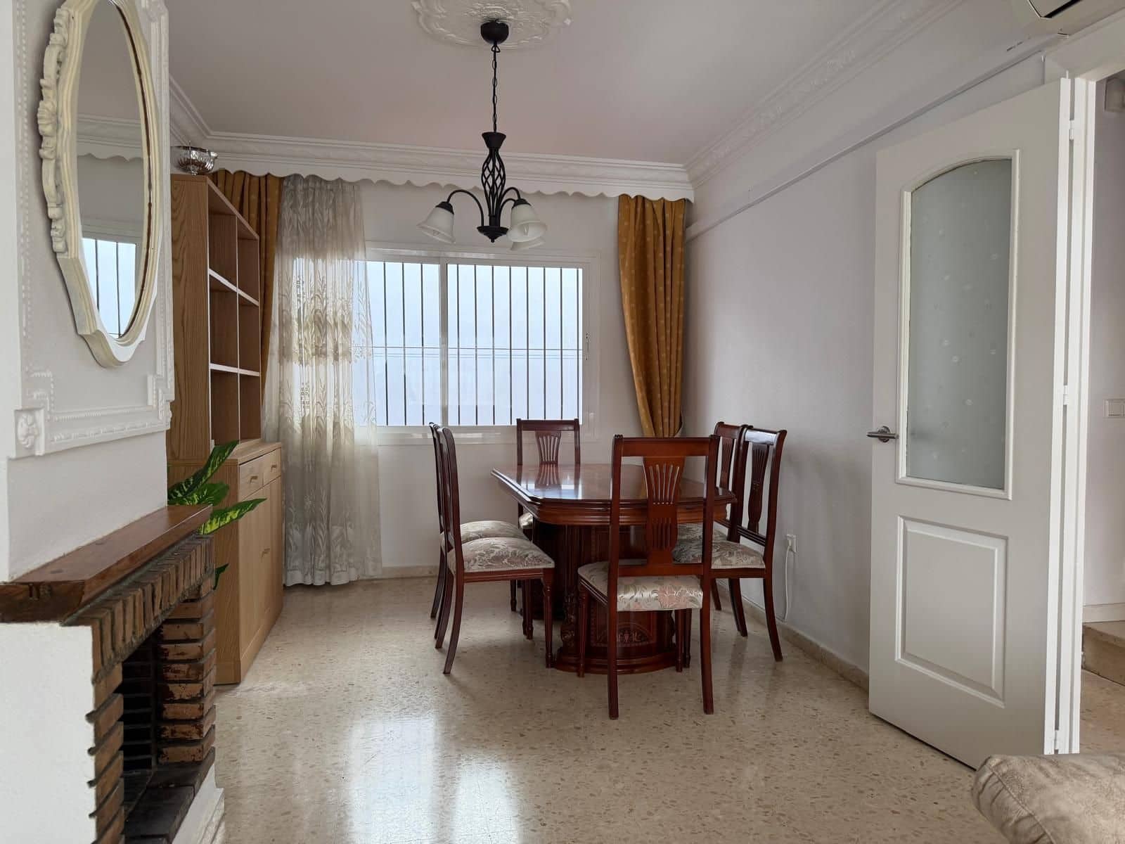 4 soverom Kjedet enebolig til leie i Mijas - € 1 400 (Ref: 9439569)