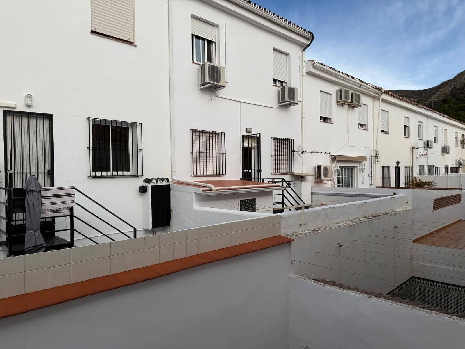 4 soverom Kjedet enebolig til leie i Mijas - € 1 400 (Ref: 9439569)